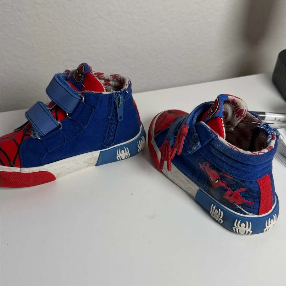 Marvel Spider-Man Kids Sneakers - Red and Blue - Picture 3 of 4